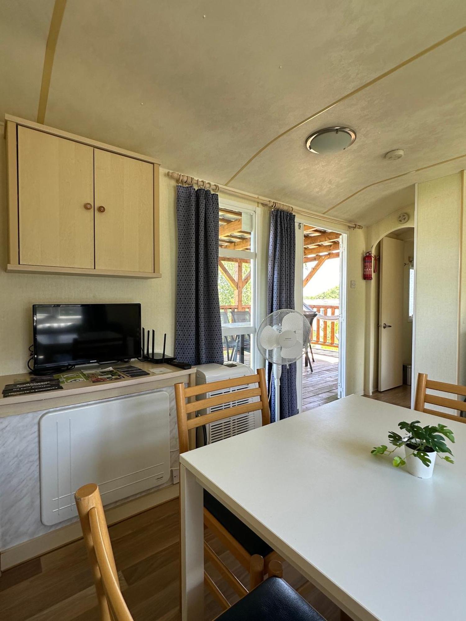 Mobilheimy Camp Vyrovice Hotel Екстериор снимка